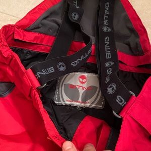 BITING | Jackets \u0026 Coats | Red Ski 